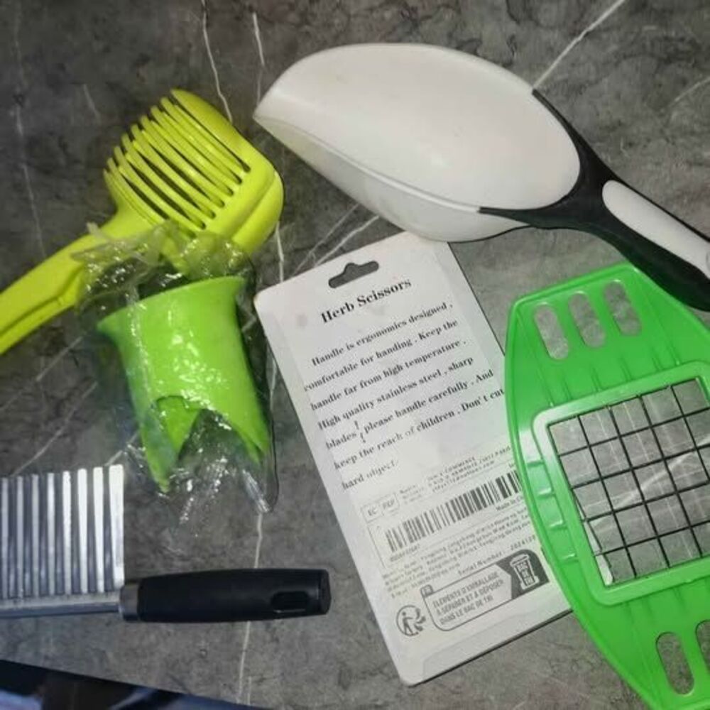 Assorted Kitchen Gadgets and Tools Set - Picture 3 of 3